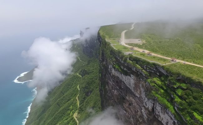 176600235801-jabal-al-qamar-salalah-dhofar-tourism-travel-oman-vmake