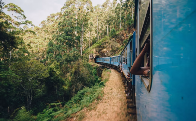 ExterioroftrainSriLankaG.jpg