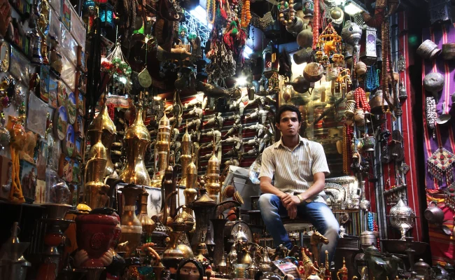 گشت و گذار در بازار مطرح